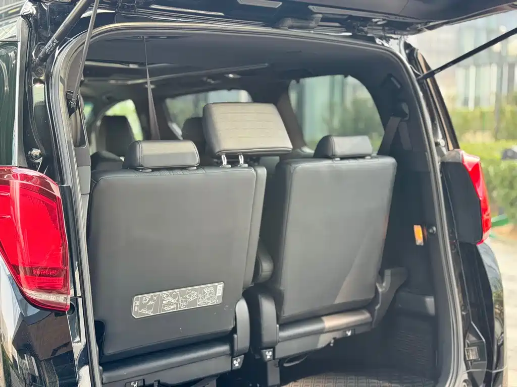 Toyota Alphard 2020 — фото 13