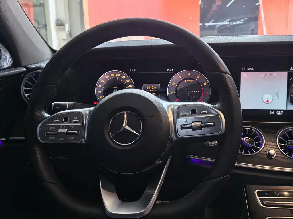 Mercedes-Benz E-Class 2019 — фото 13