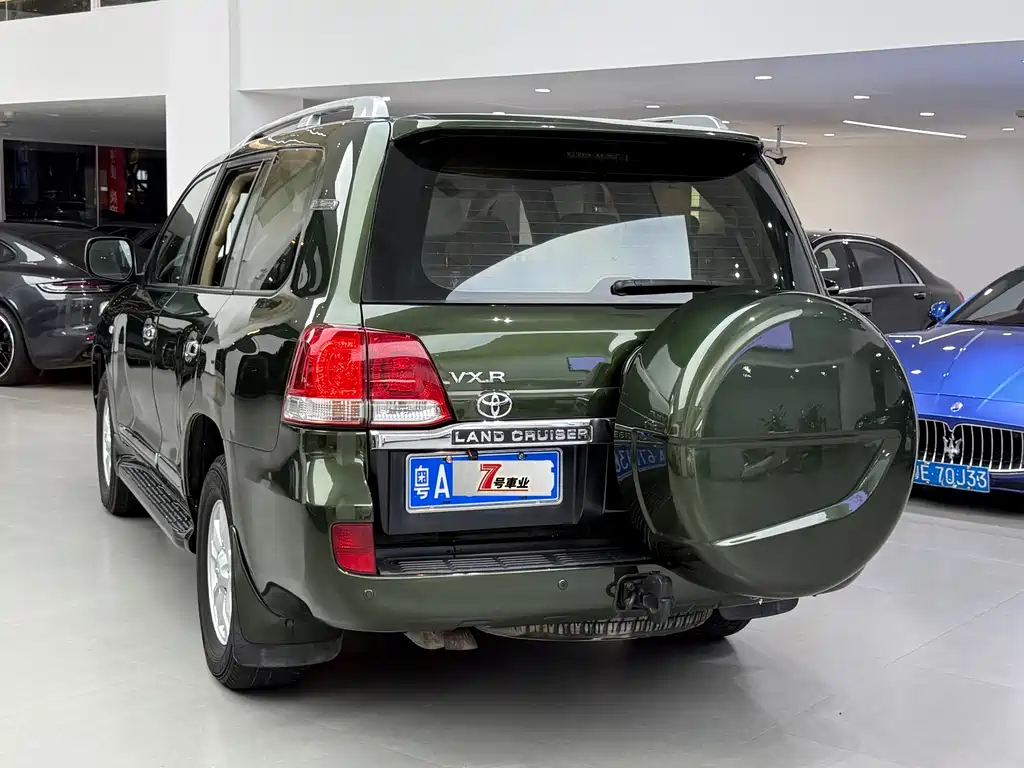 Toyota Land Cruiser 2011 — фото 11