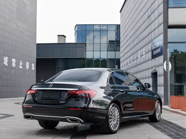 Mercedes-Benz E-Class 2022