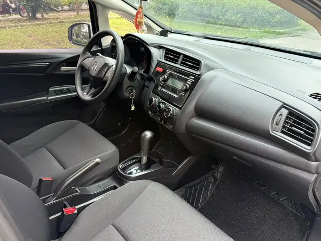 Honda Fit 2016 — фото 10