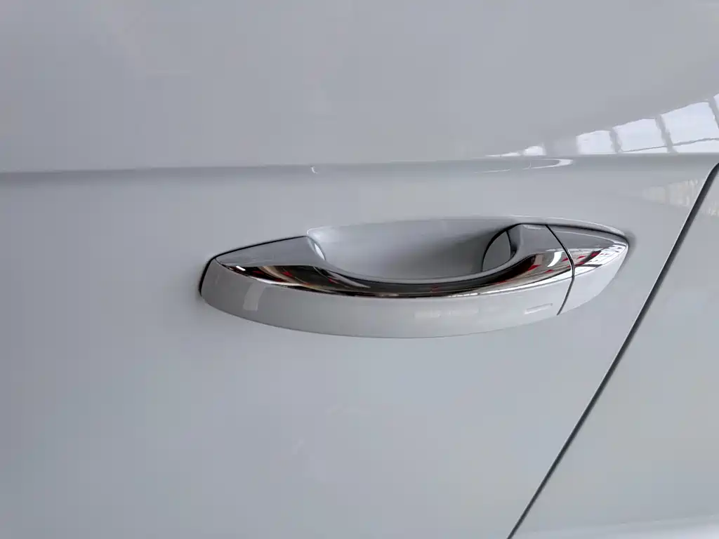 Volkswagen T-Roc 2023 — фото 7