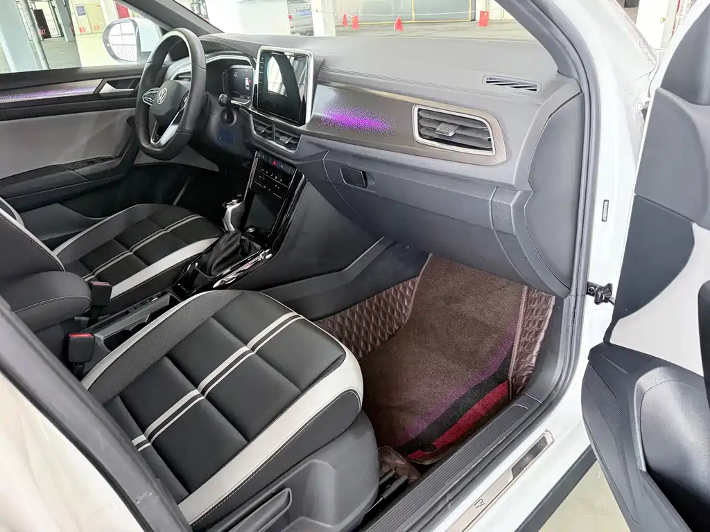 Volkswagen T-Roc 2023 — фото 21
