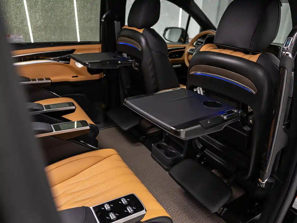 Toyota Granvia — фото 15