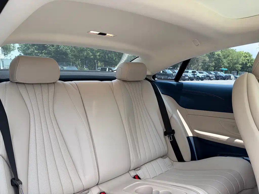 Mercedes-Benz E-Class 2023 — фото 13