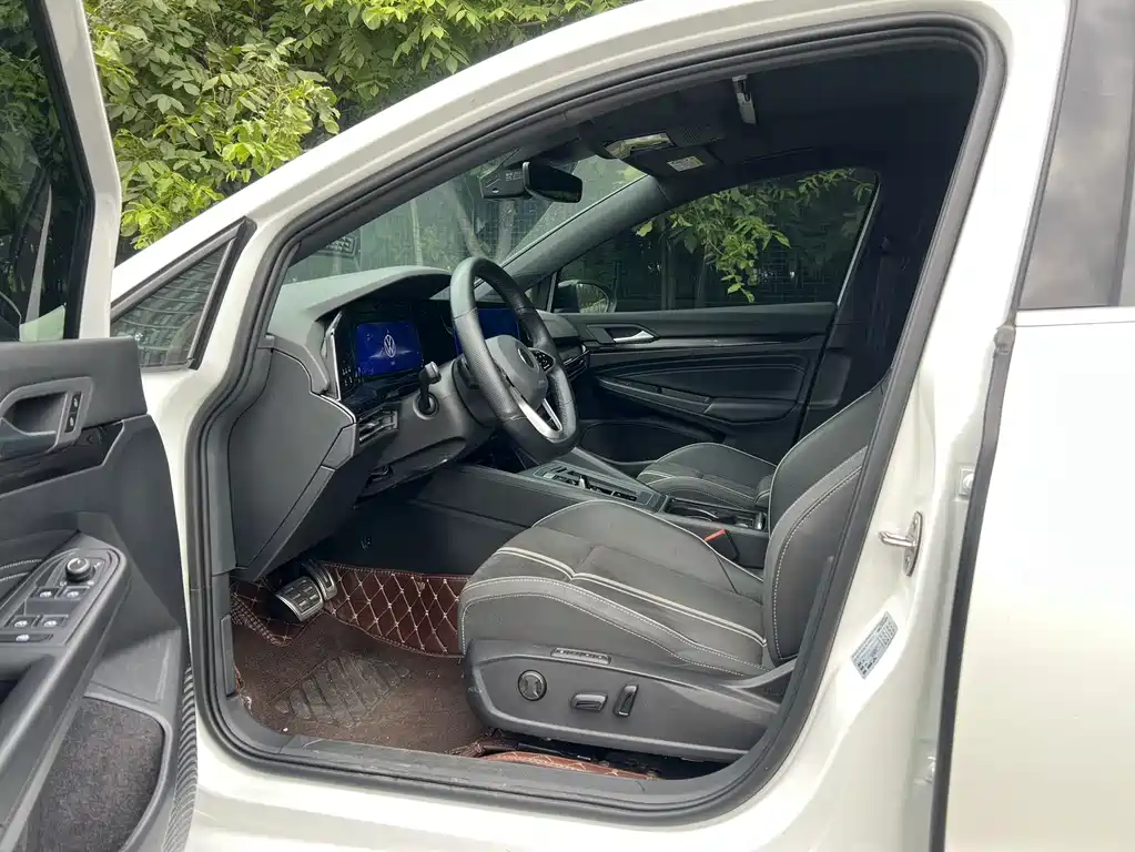Volkswagen Golf 2022