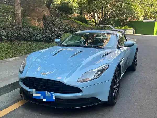 Aston Martin DB11 2019
