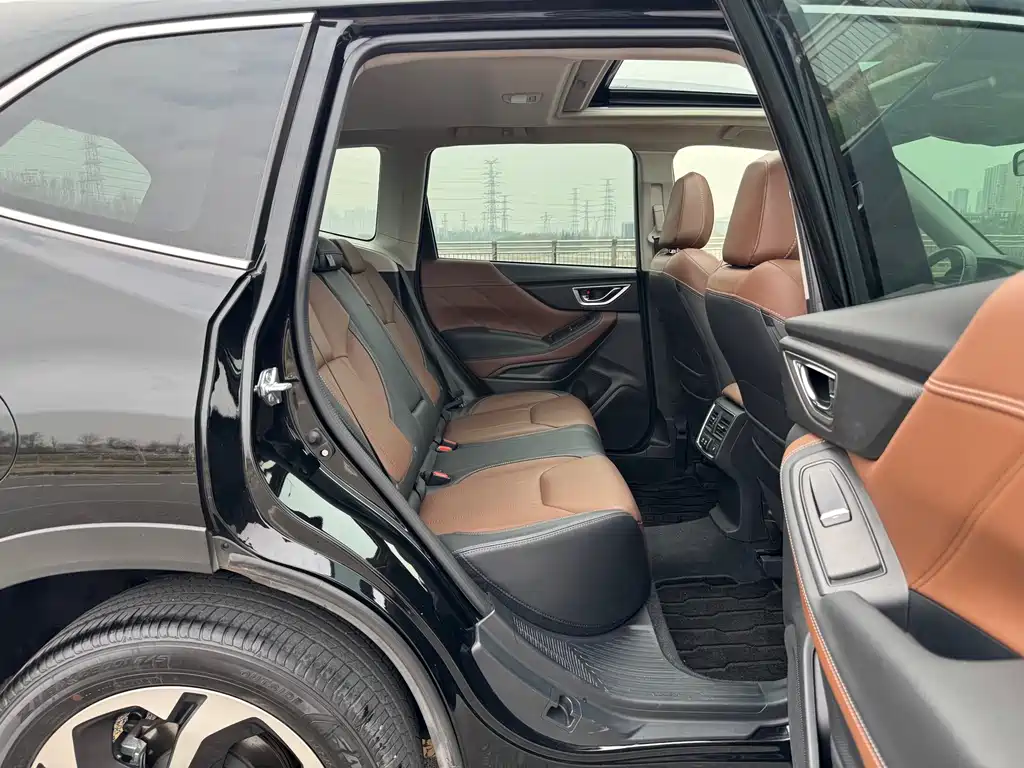 Subaru Forester 2023 — фото 28