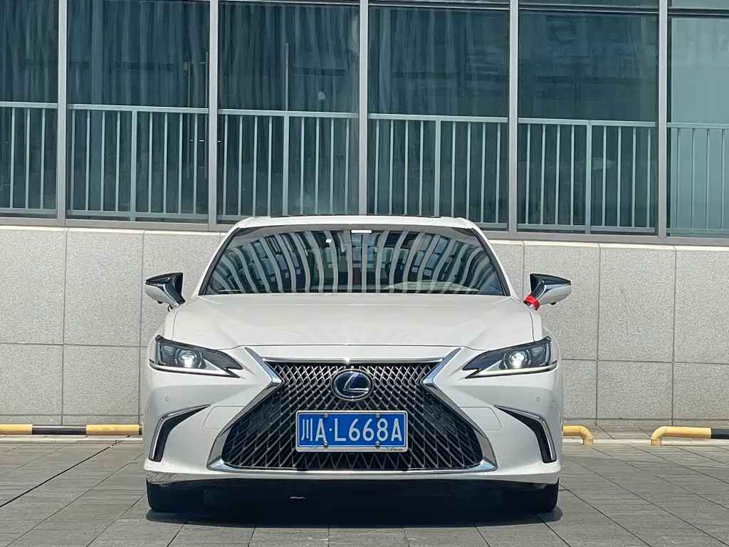 Lexus ES 2020 — фото 2