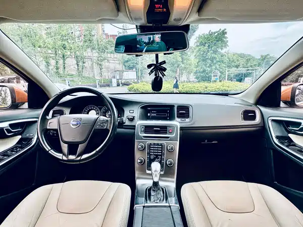 Volvo V60 2013