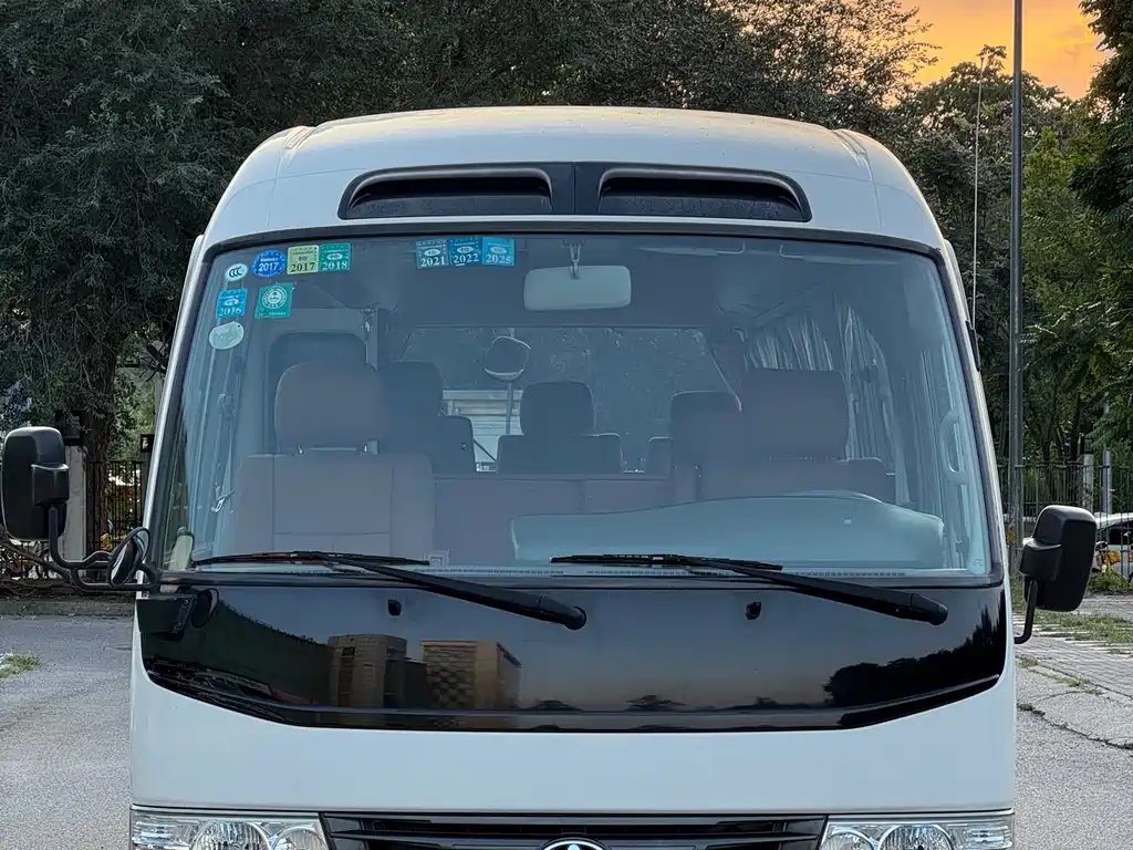 Toyota Coaster 2015 — фото 2