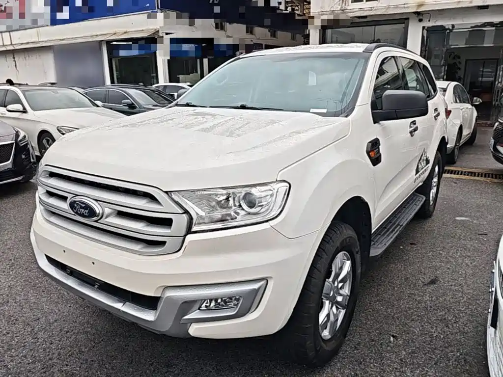 Ford Everest 2018 — фото 1