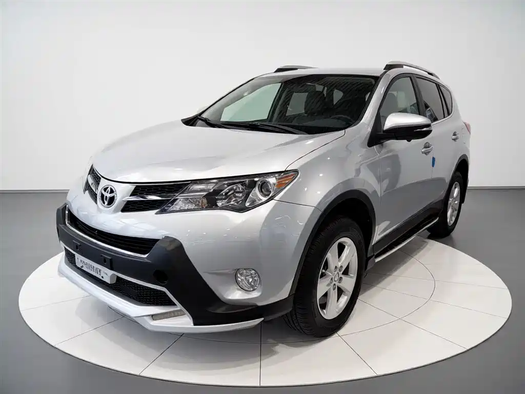 Toyota RAV4 2014 — фото 2