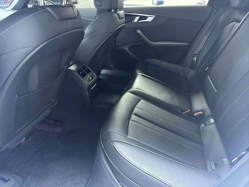 Audi A4L 2025