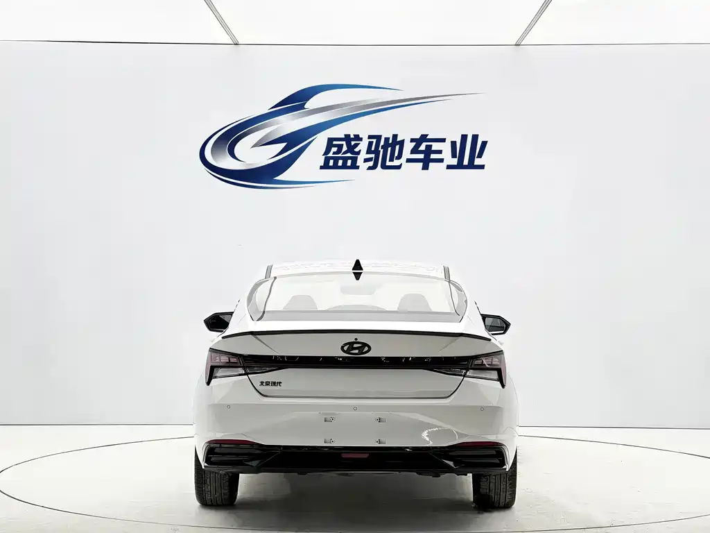 Hyundai Elantra 2023