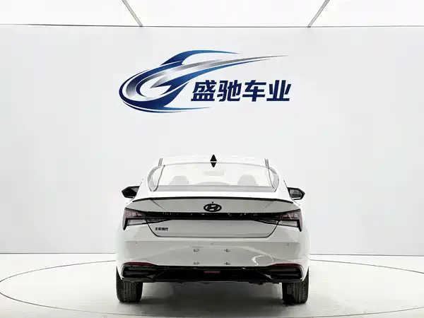 Hyundai Elantra 2023