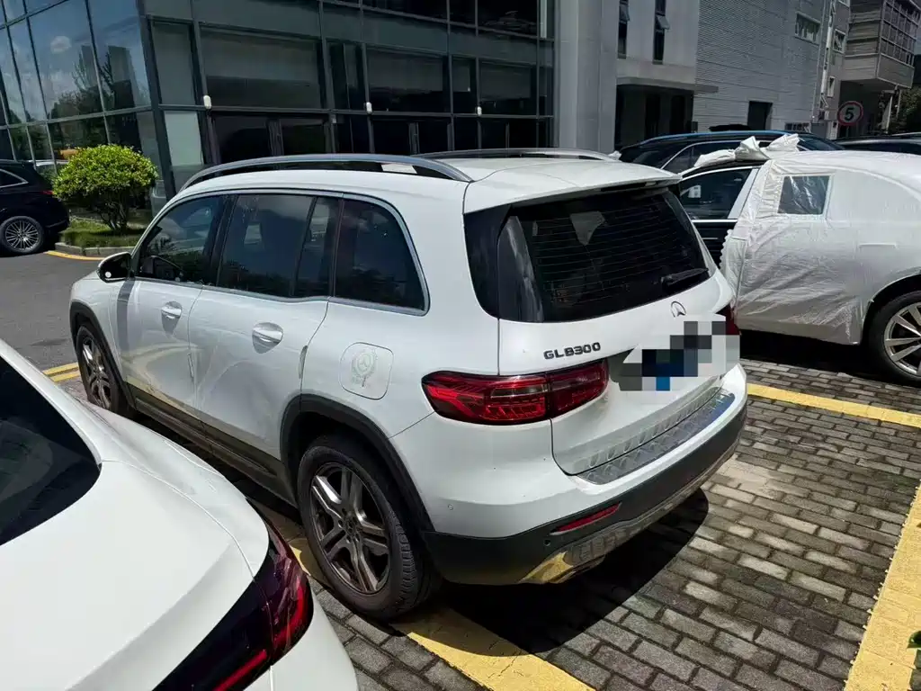 Mercedes-Benz GLB 2021