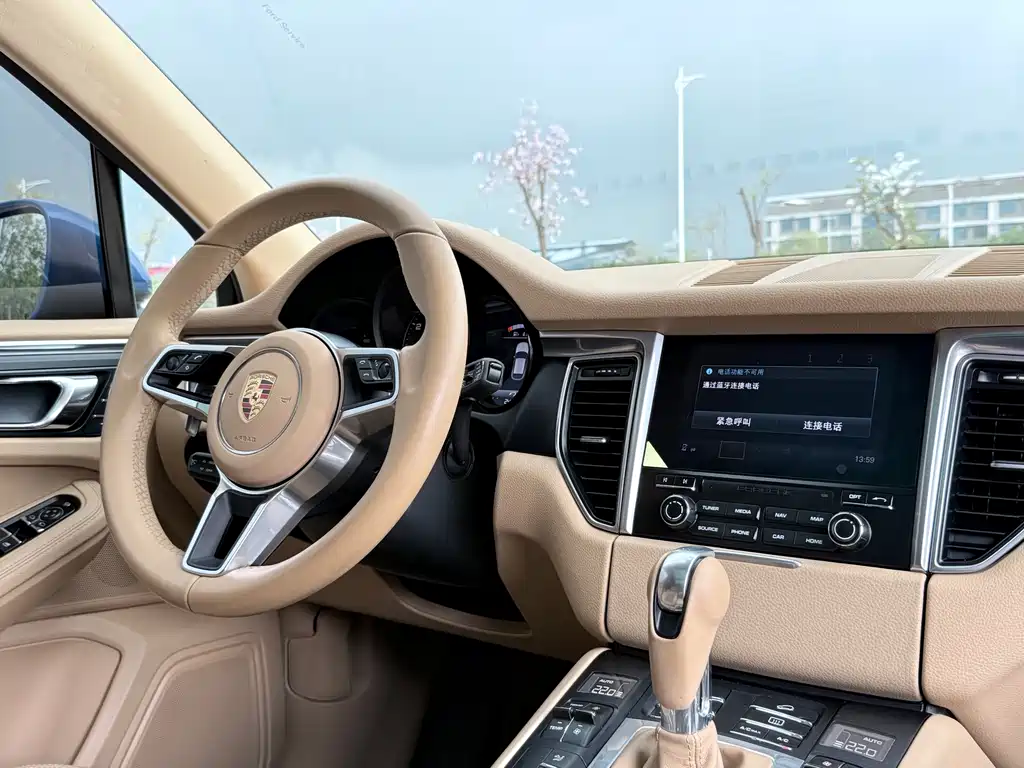 Porsche Macan 2016 — фото 11