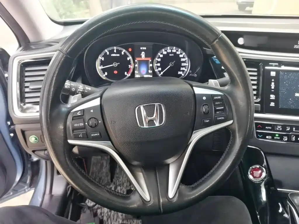 Honda Spirior 2015 — фото 11