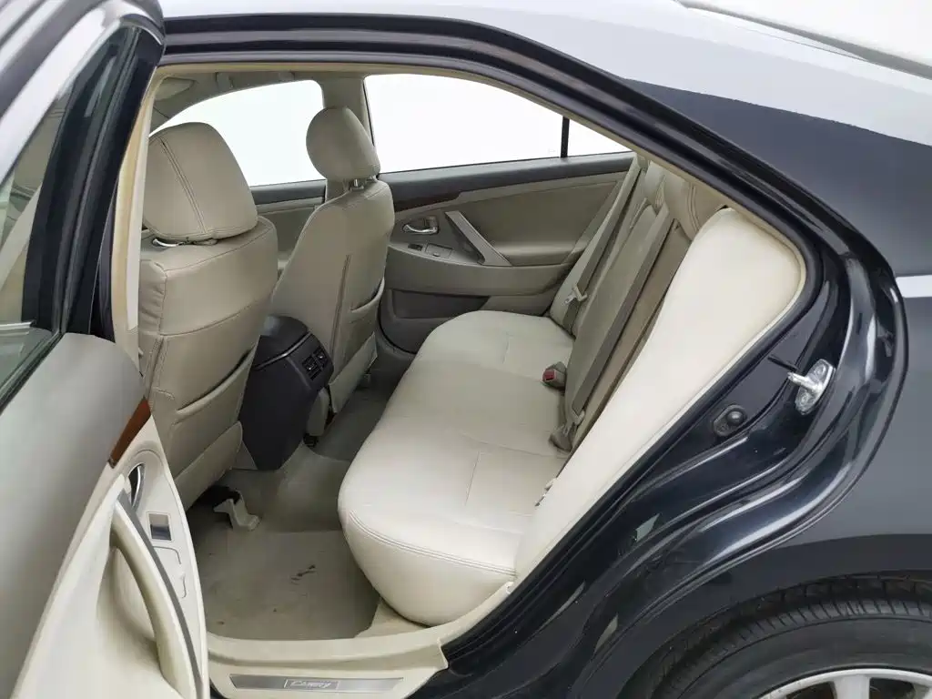 Toyota Camry 2016 — фото 15