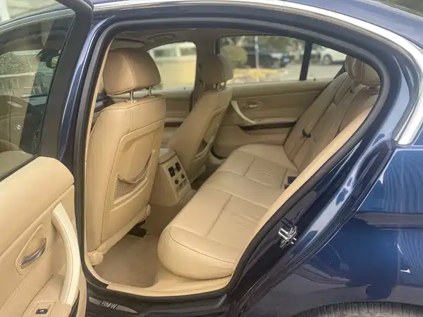 BMW 3 Series 2010