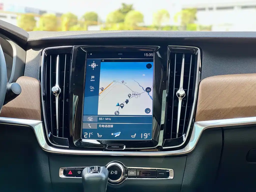 Volvo S90 2018 — фото 10