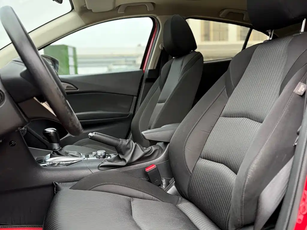 Mazda 3 Axela 2014 — фото 15