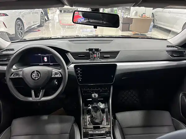Skoda Superb 2023