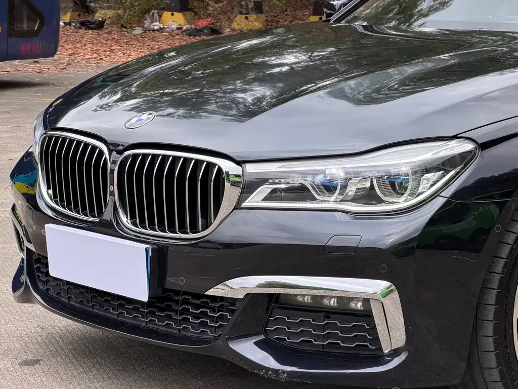 BMW 7 Series 2018 — фото 7