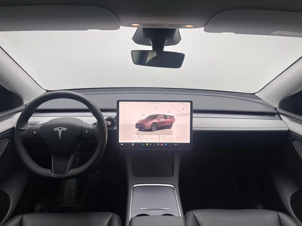 Tesla Model Y 2024 — фото 13