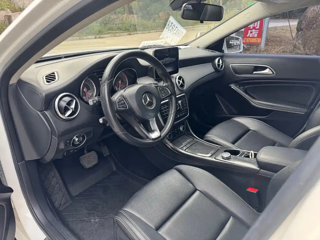 Mercedes-Benz GLA 2017 — фото 11