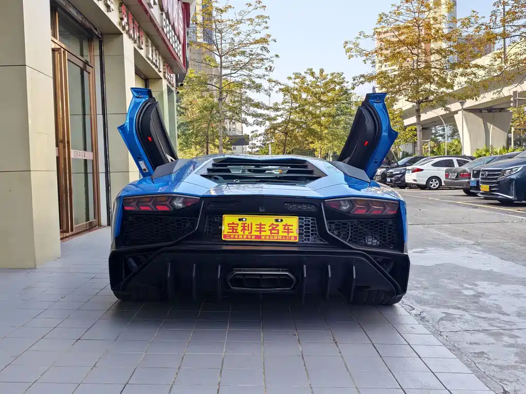 Lamborghini Aventador 2014 — фото 7