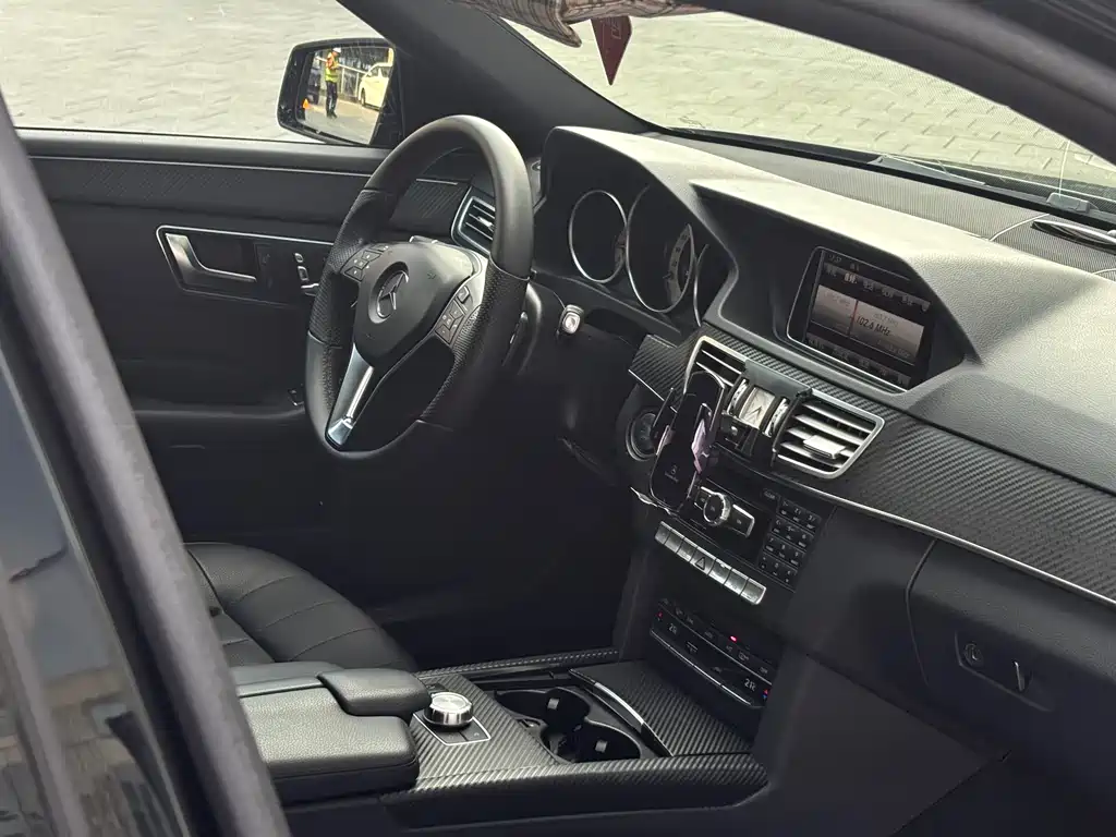 Mercedes-Benz E-Class 2015 — фото 14