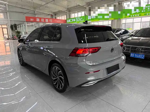 Volkswagen Golf 2023