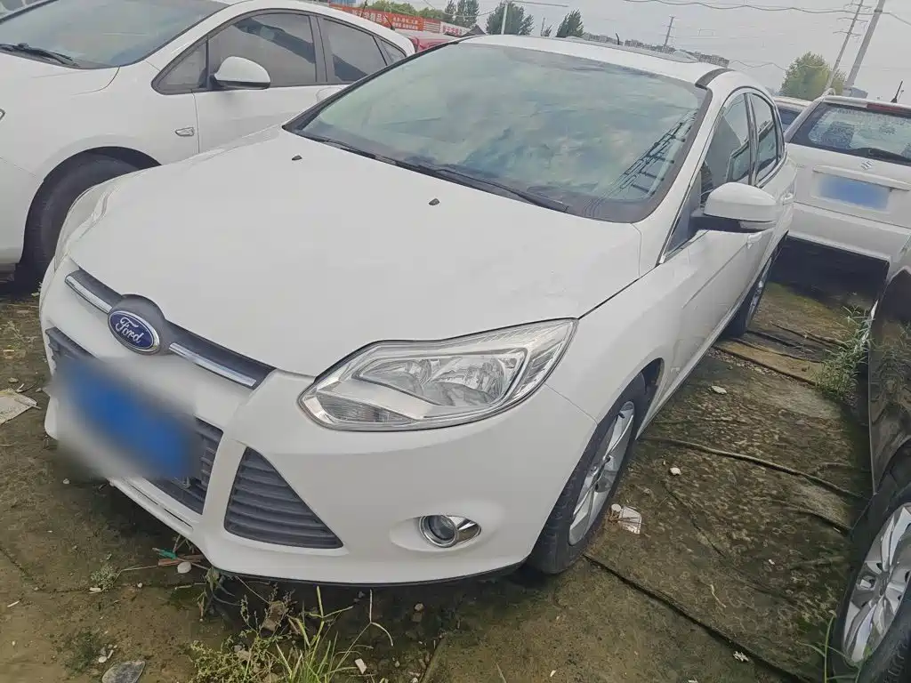Ford Focus 2015 — фото 23