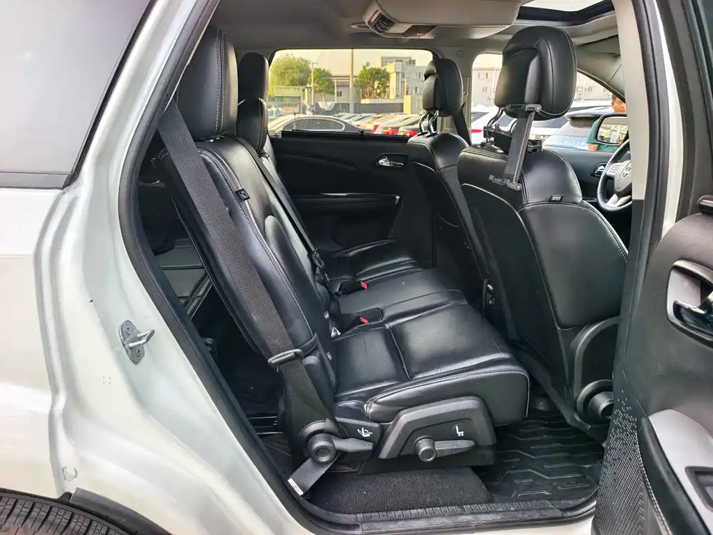 Dodge Journey 2014 — фото 15