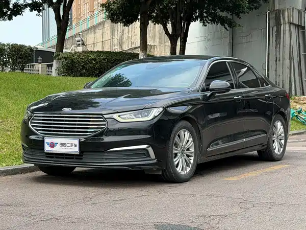 Ford Taurus 2020