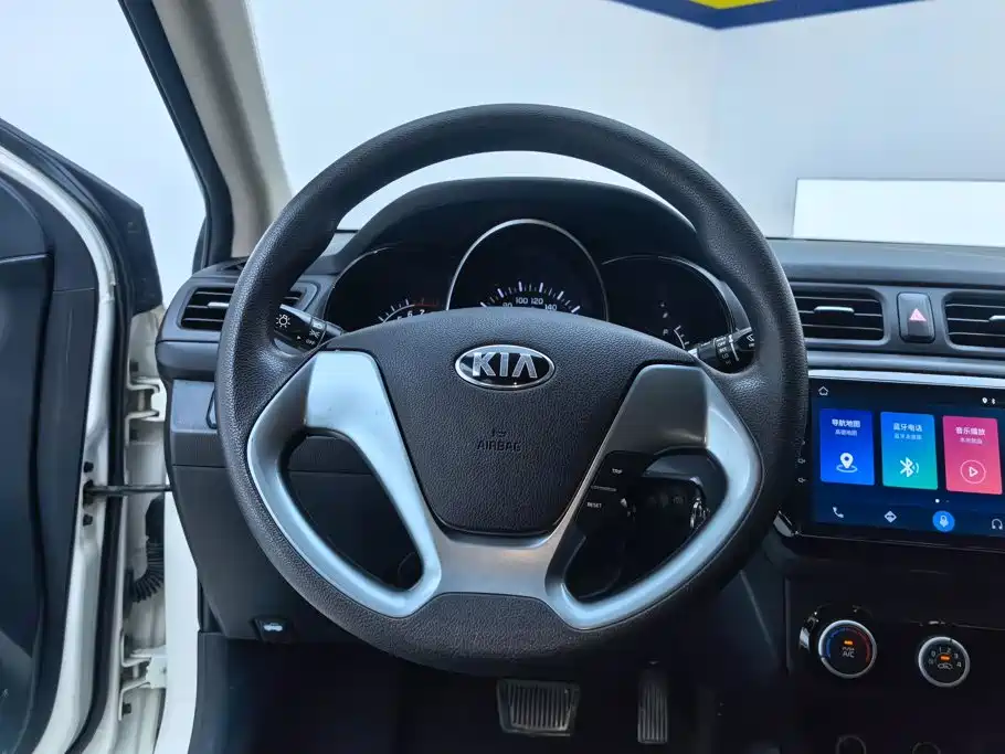 Kia K2 2016 — фото 15