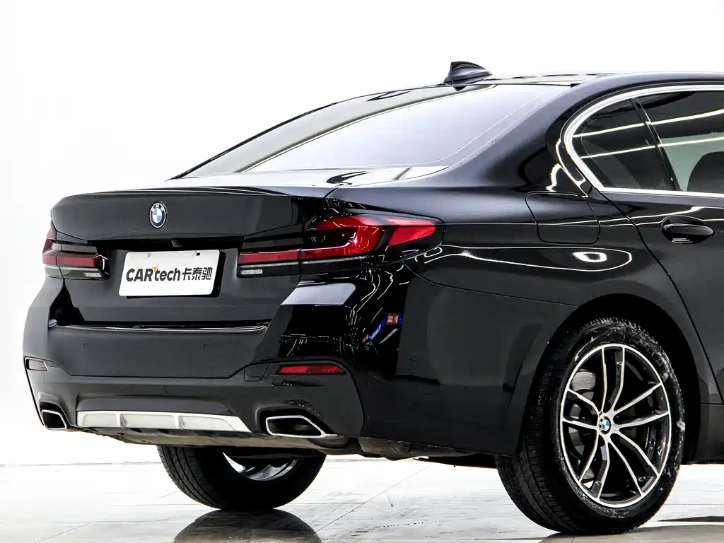 BMW 5 Series 2023 — фото 13