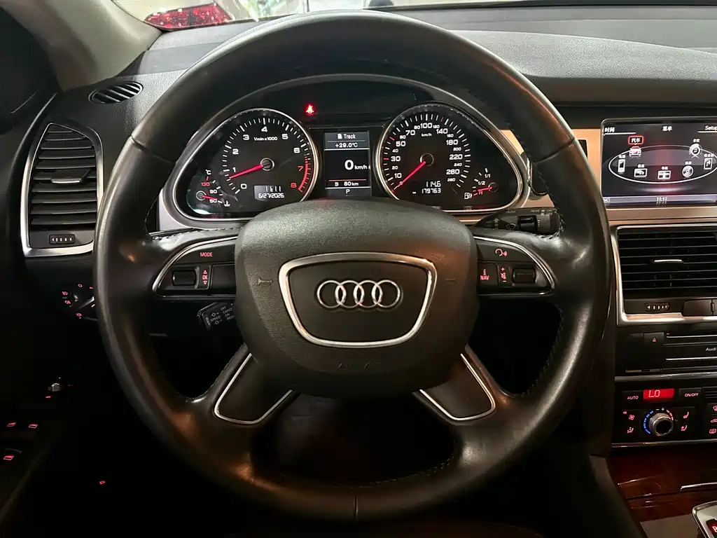 Audi Q7 2013 — фото 13