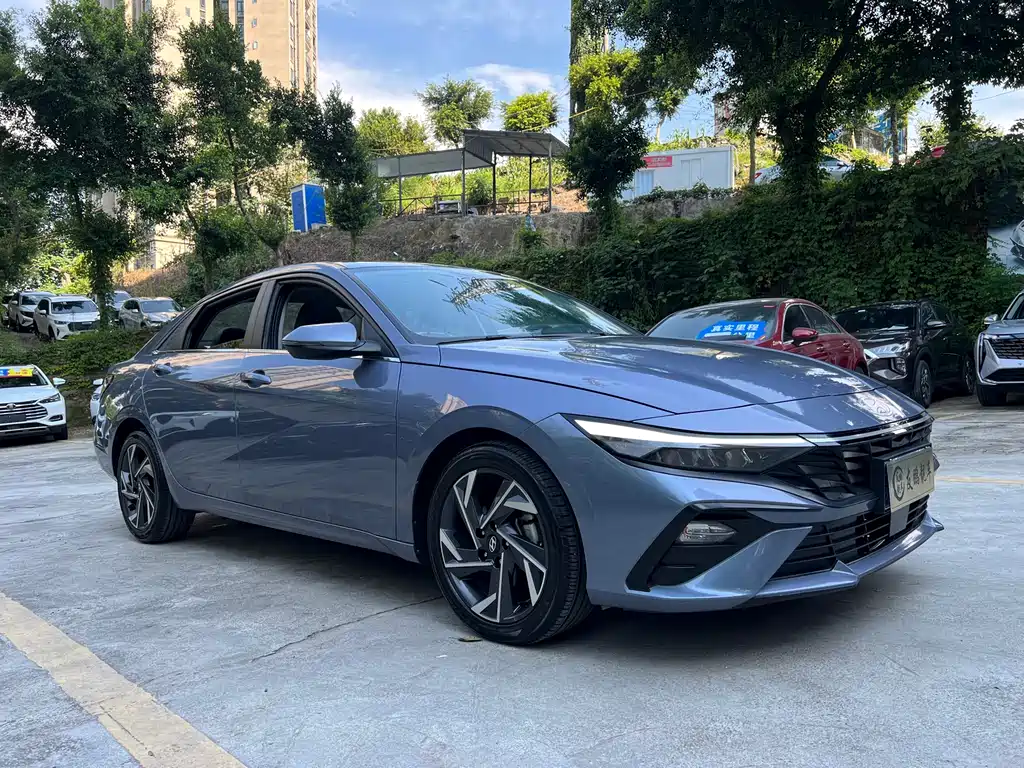 Hyundai Elantra 2024