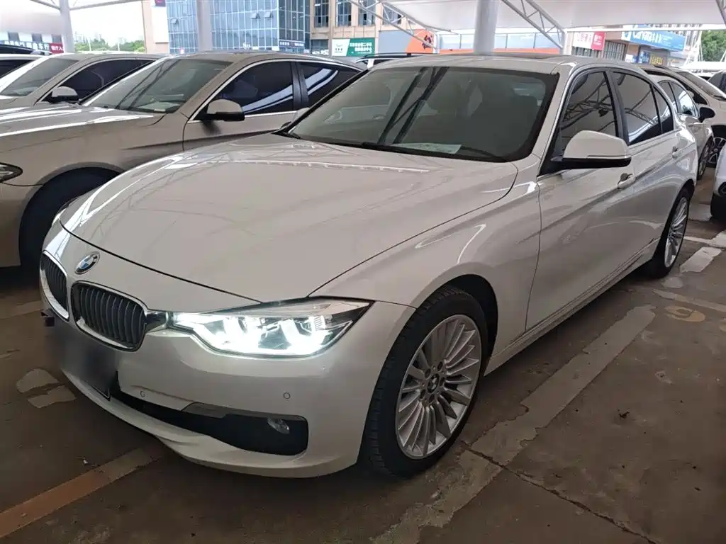 BMW 3 Series 2018 — фото 1