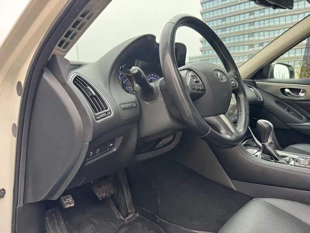 Infiniti Q50L 2015 — фото 15