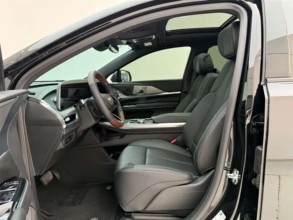 Cadillac XT5 2024 — фото 15