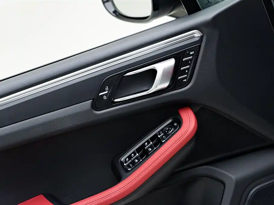 Porsche Macan 2020 — фото 17