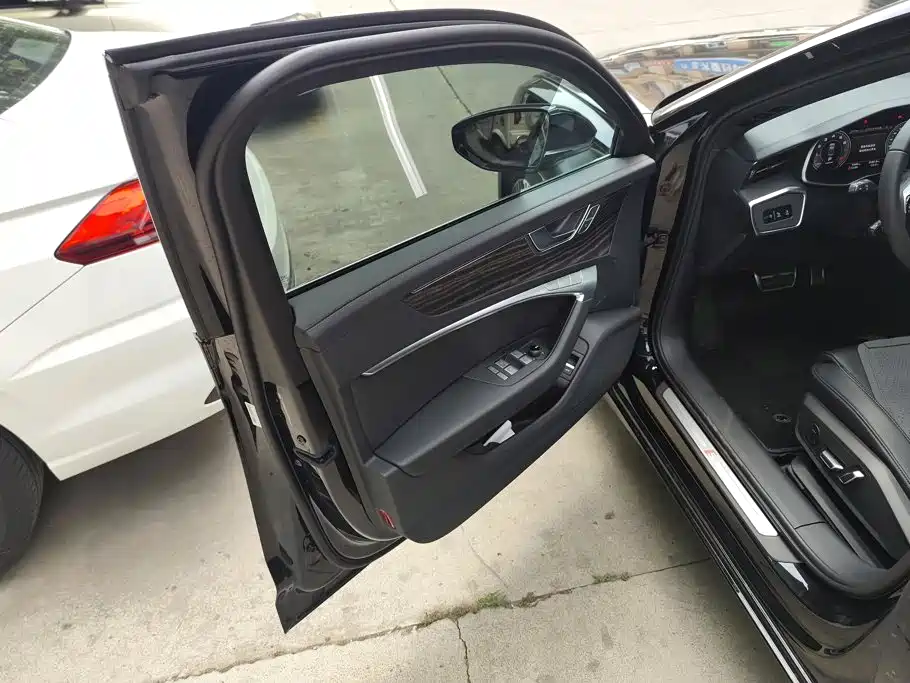 Audi A6L 2025