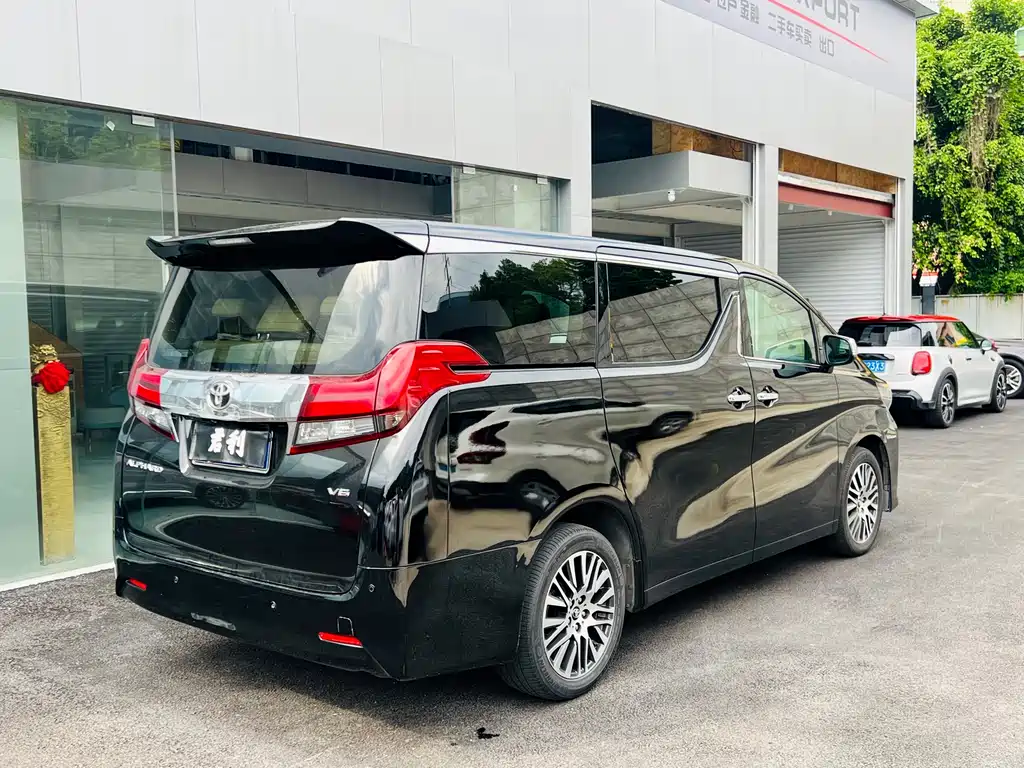 Toyota Alphard 2018 — фото 2