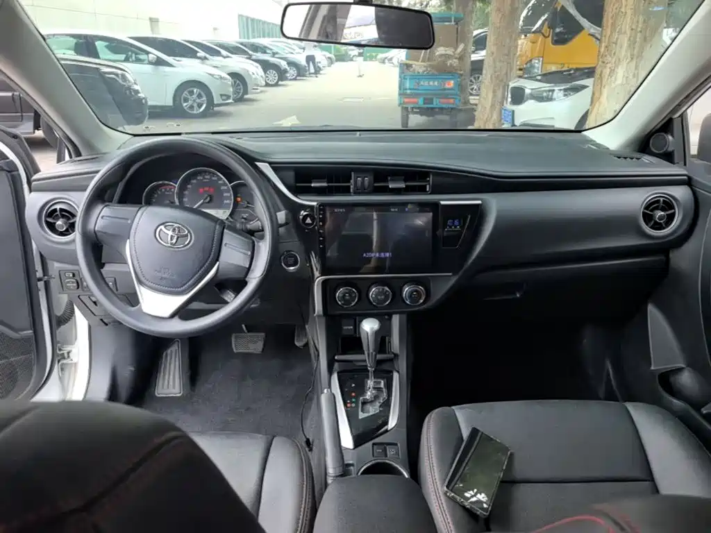 Toyota Corolla 2019 — фото 10