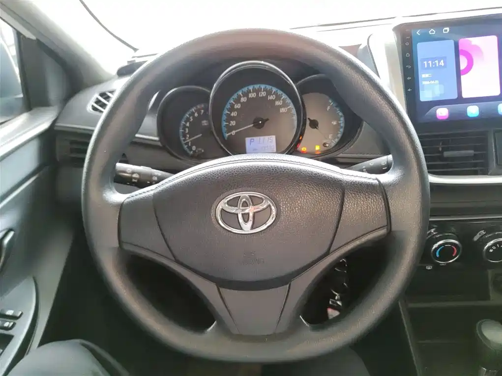 Toyota Yaris L 2019 — фото 11