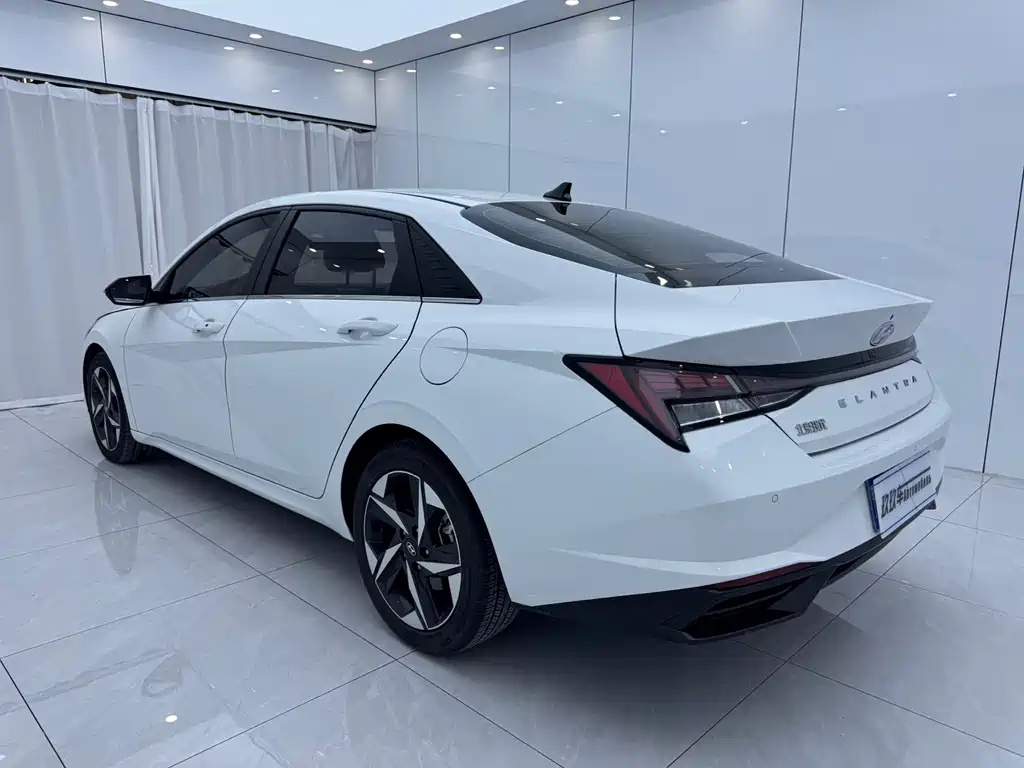 Hyundai Elantra 2024